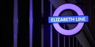 elizabeth line roundel