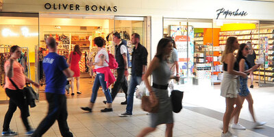 shops in Embankment station